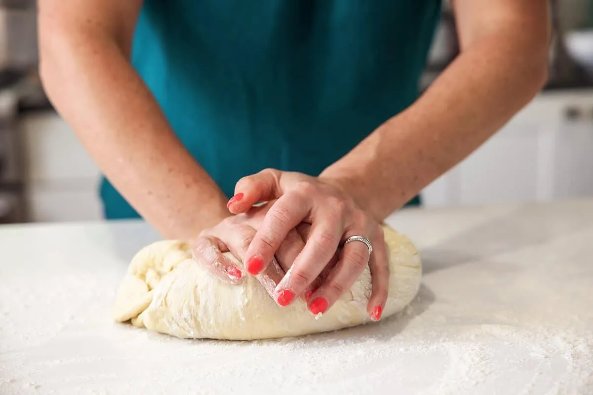 Connecting the Expecting: Mamas Knead Challah