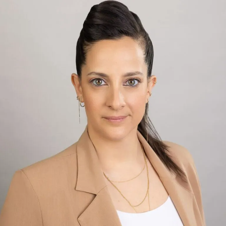 Dikla Vered, 42