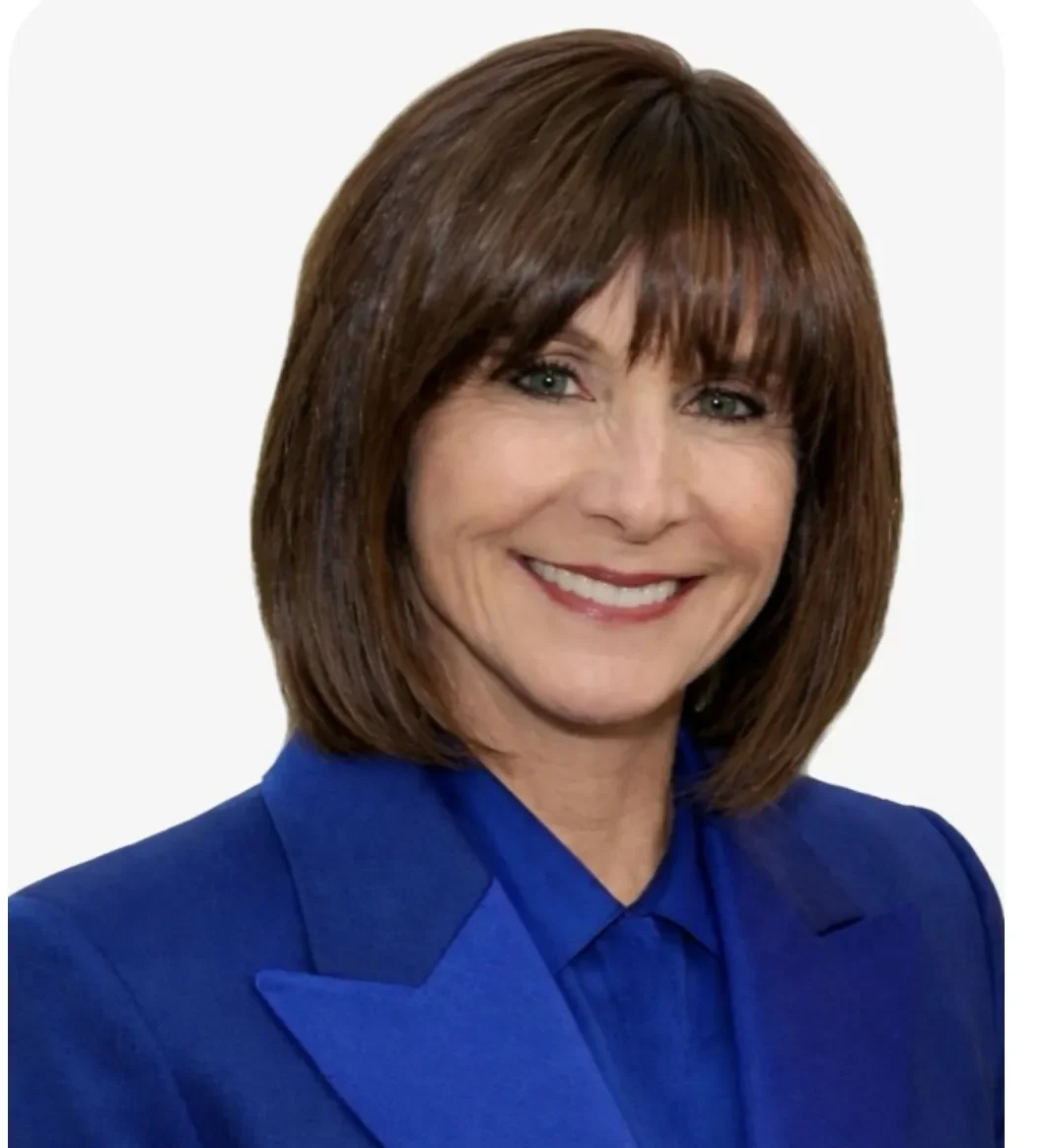 Linda Selig Headshot