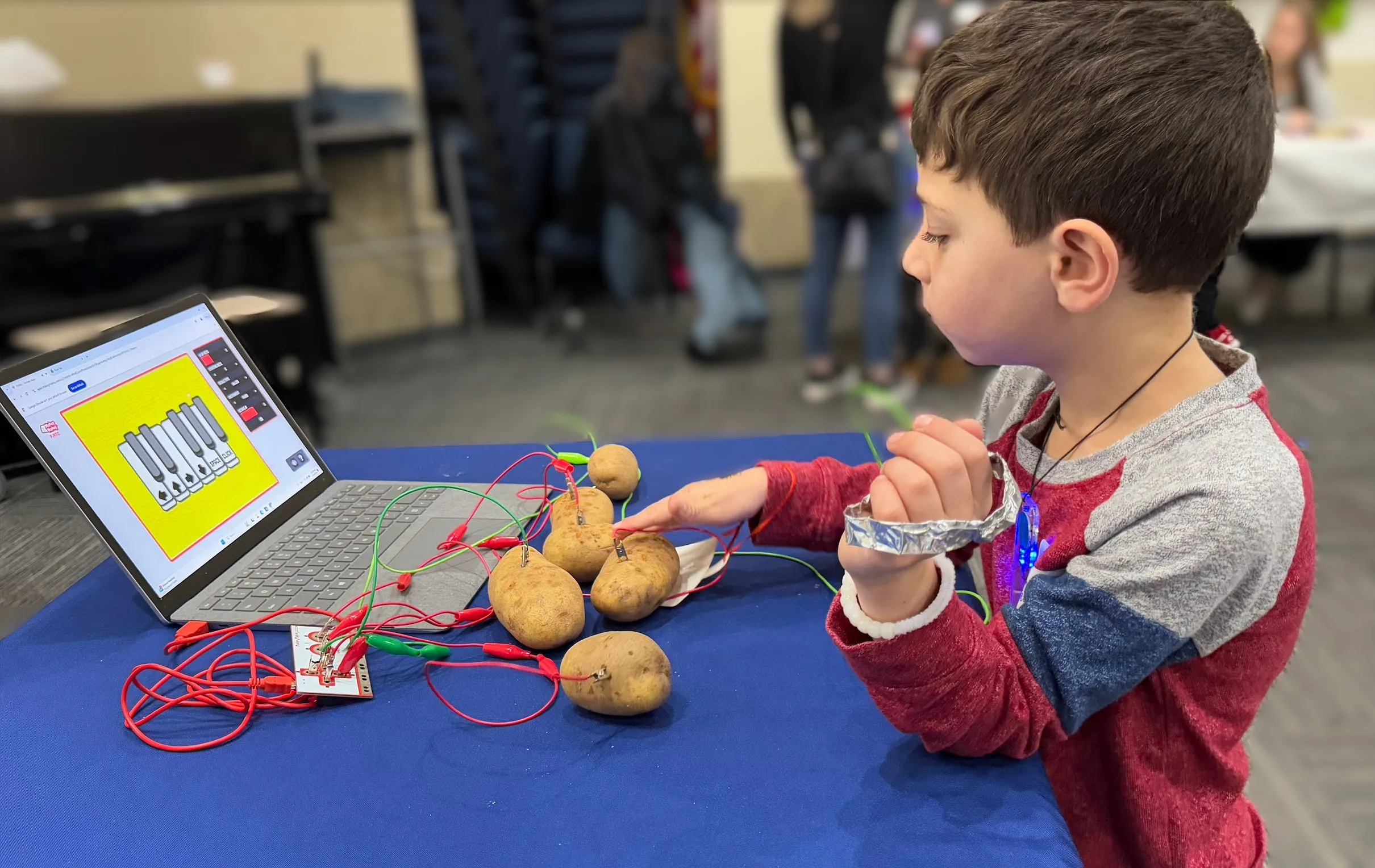 STEAM Hanukkah with PJ Library and The Epstein School